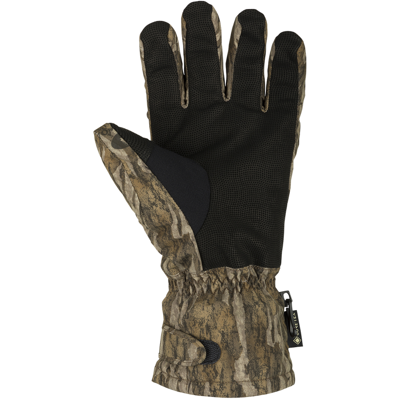 Non-Typical Refuge HS Gore-Tex Glove 2.0, showing waterproof fabric, leather palm, wrist cinch, and zippered pocket, designed for warmth and functionality in hunting.