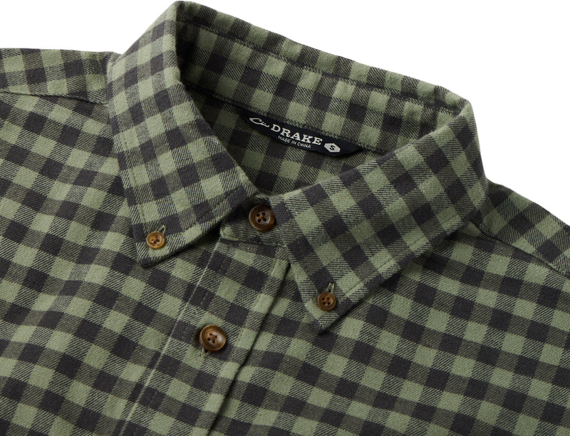 Close-up of the Drake Autumn Flannel Shirt, showcasing a green and black checkered pattern, button-down collar, and visible “Drake” label, emphasizing its casual outdoor style.