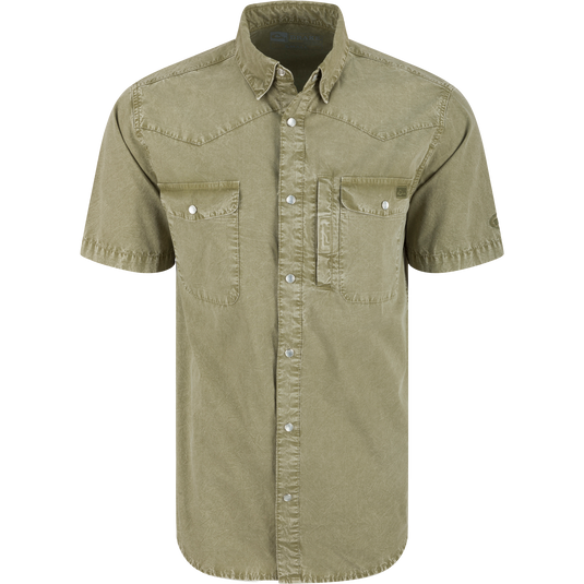 Cinco Ranch Western Acid Washed Short Sleeve Shirt close-up, highlighting faux pearl snaps, vented back, buttoned collar, and chest pocket details.