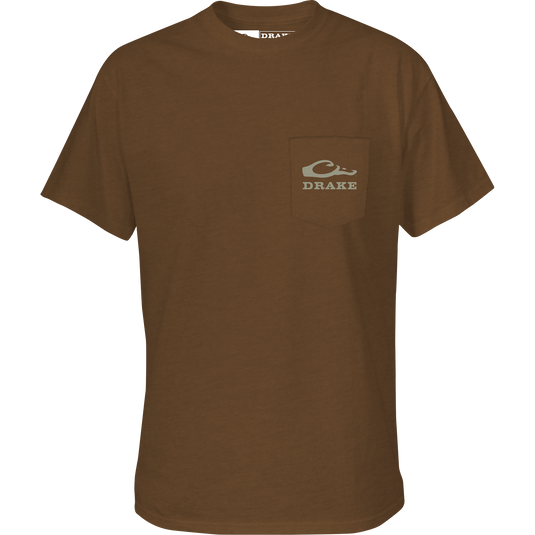 Back Cap Mallard T-Shirt features a front pocket with Drake Logo and a detailed mallard graphic on the back, offering comfort with a cotton-polyester blend.