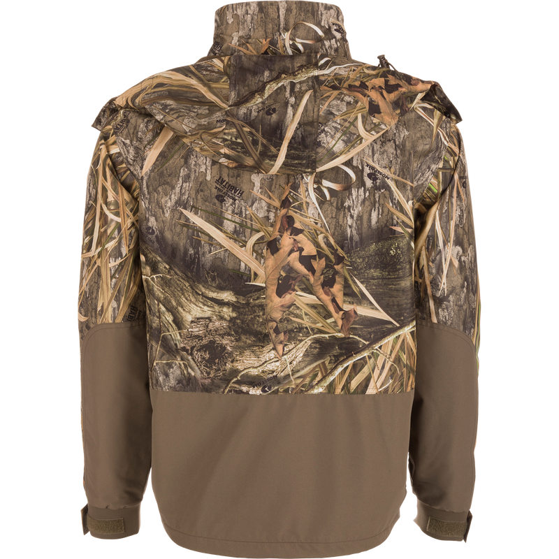 EST Heat-Escape Full Zip 2.0 hunting jacket with camouflage design, Heat-Escape vents, Magnattach pocket, and adjustable features for outdoor activities.