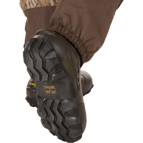 Close-up of the Women's Insulated Guardian Elite Vanguard Breathable Waders featuring durable, waterproof construction and 1600g Thinsulate Buckshot Mud boots.