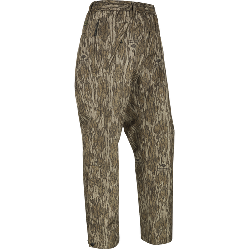 A pair of lightweight, waterproof/windproof/breathable camouflage pants with zippered legs and slash pockets. Ideal for all-day comfort and protection from the elements.