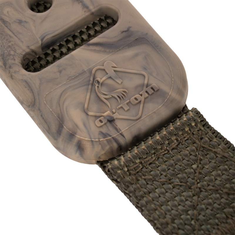 Gunslinger Shotgun Sling close-up showing non-slip pad and 1 nylon strap with swivels, designed for comfortable weight distribution and easy adjustment in hunting.